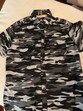 Men's Short-Sleeve Camouflage by Drill Button-Down Shirt - Black & Gray